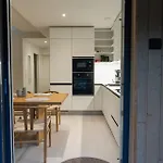 Brand New, Stylish House, Sauna, Parking بيت للعطل