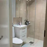 بيت للعطل Brand New, Stylish House, Sauna, Parking *