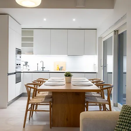 Brand New, Stylish House, Sauna, Parking Hébergement de vacances