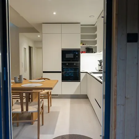 Brand New, Stylish House, Sauna, Parking Hébergement de vacances