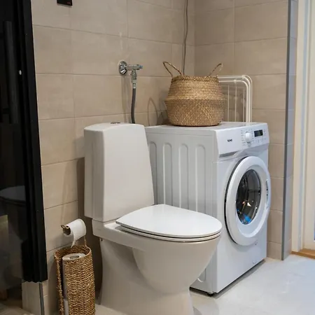 Hébergement de vacances Brand New, Stylish House, Sauna, Parking *