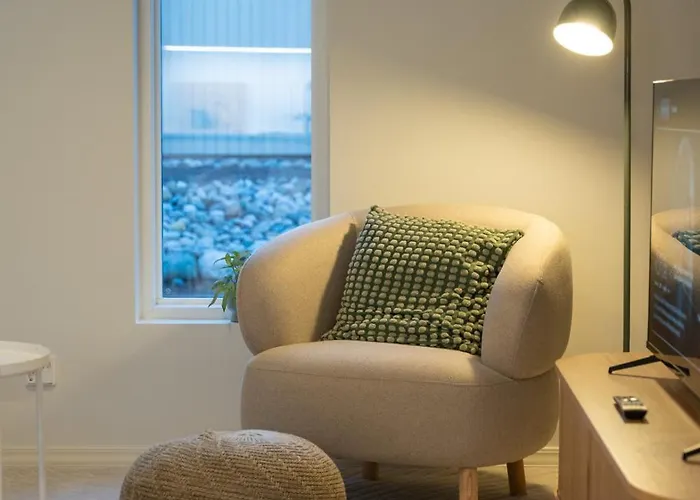 Brand New, Stylish House, Sauna, Parking * ヴァンター