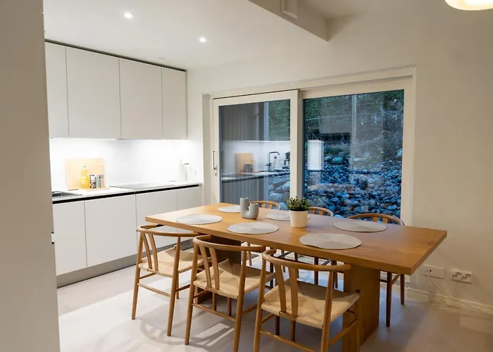 Brand New, Stylish House, Sauna, Parking