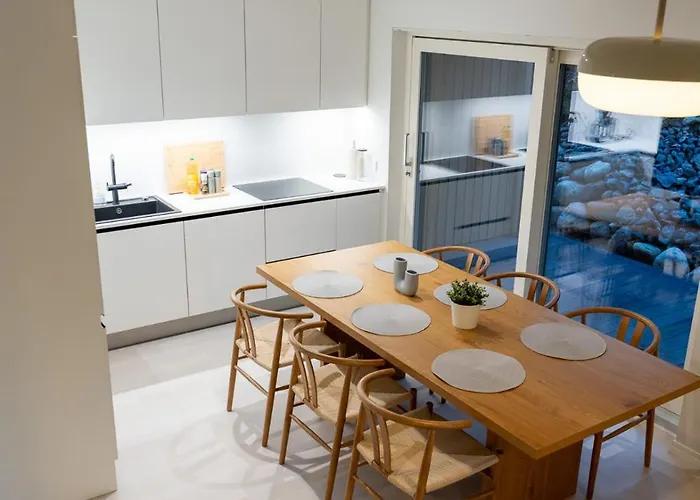 Brand New, Stylish House, Sauna, Parking *