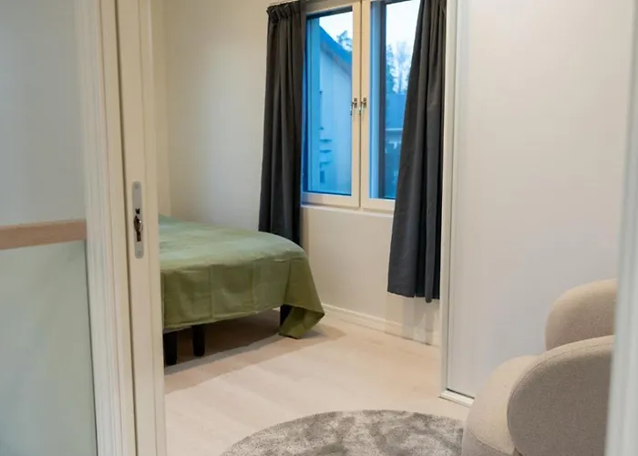 Brand New, Stylish House, Sauna, Parking 別荘