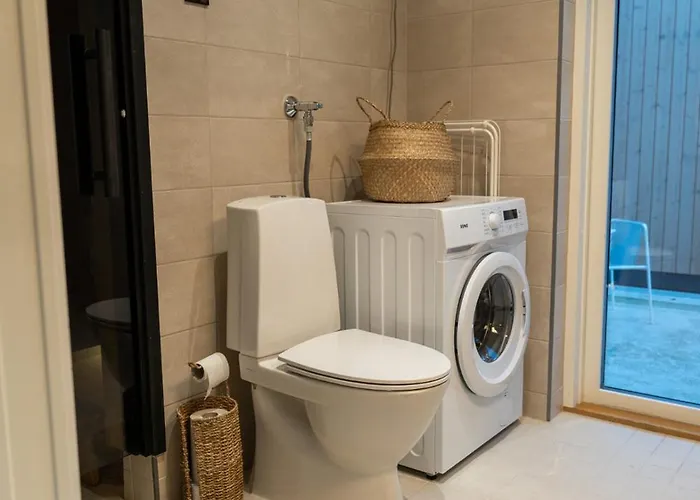 Brand New, Stylish House, Sauna, Parking *